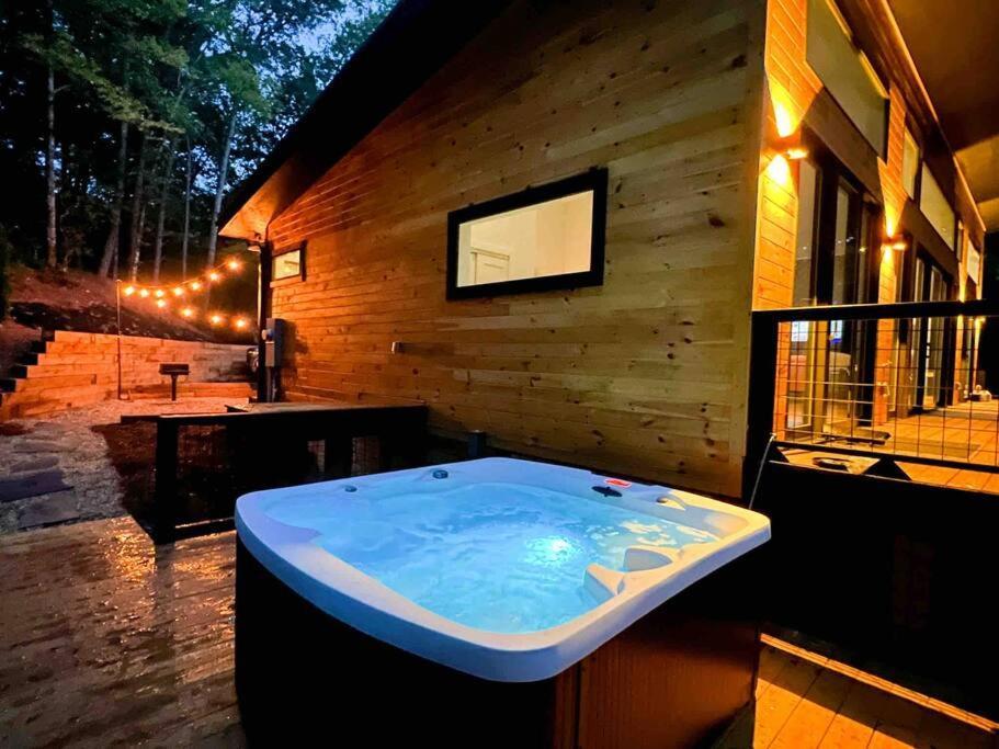 Villa Modern Mountain Getaway With Hot Tub, Fire Pit Sautee Nacoochee Exterior foto